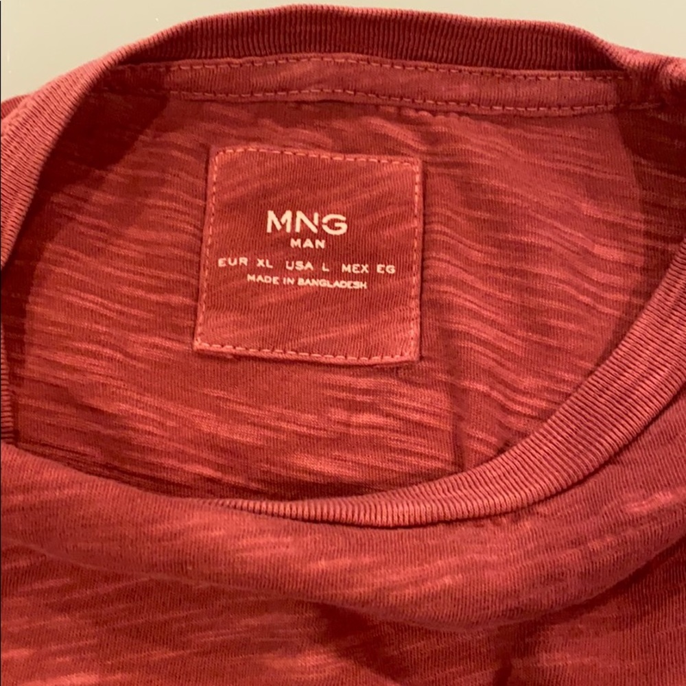 Lightweight short sleeved pocket tee 100% cotton